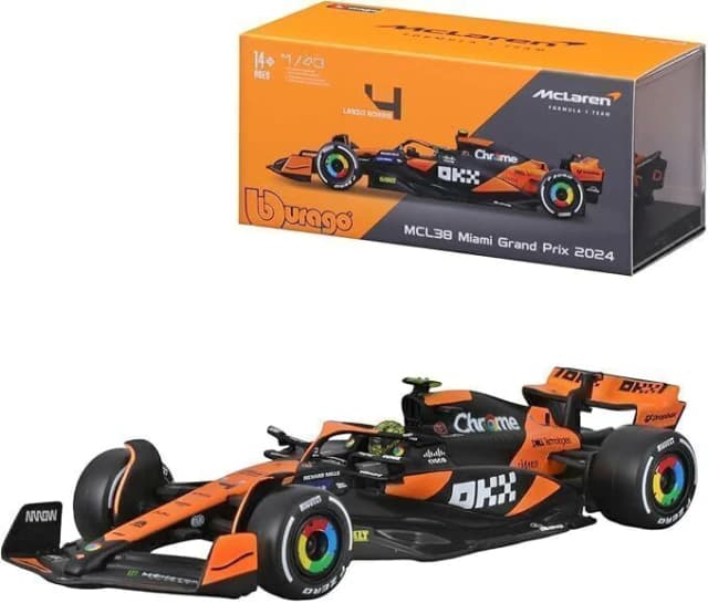 1 Race McLaren MCL38 2024 con Casco a esacala 1:43 - Norris #4